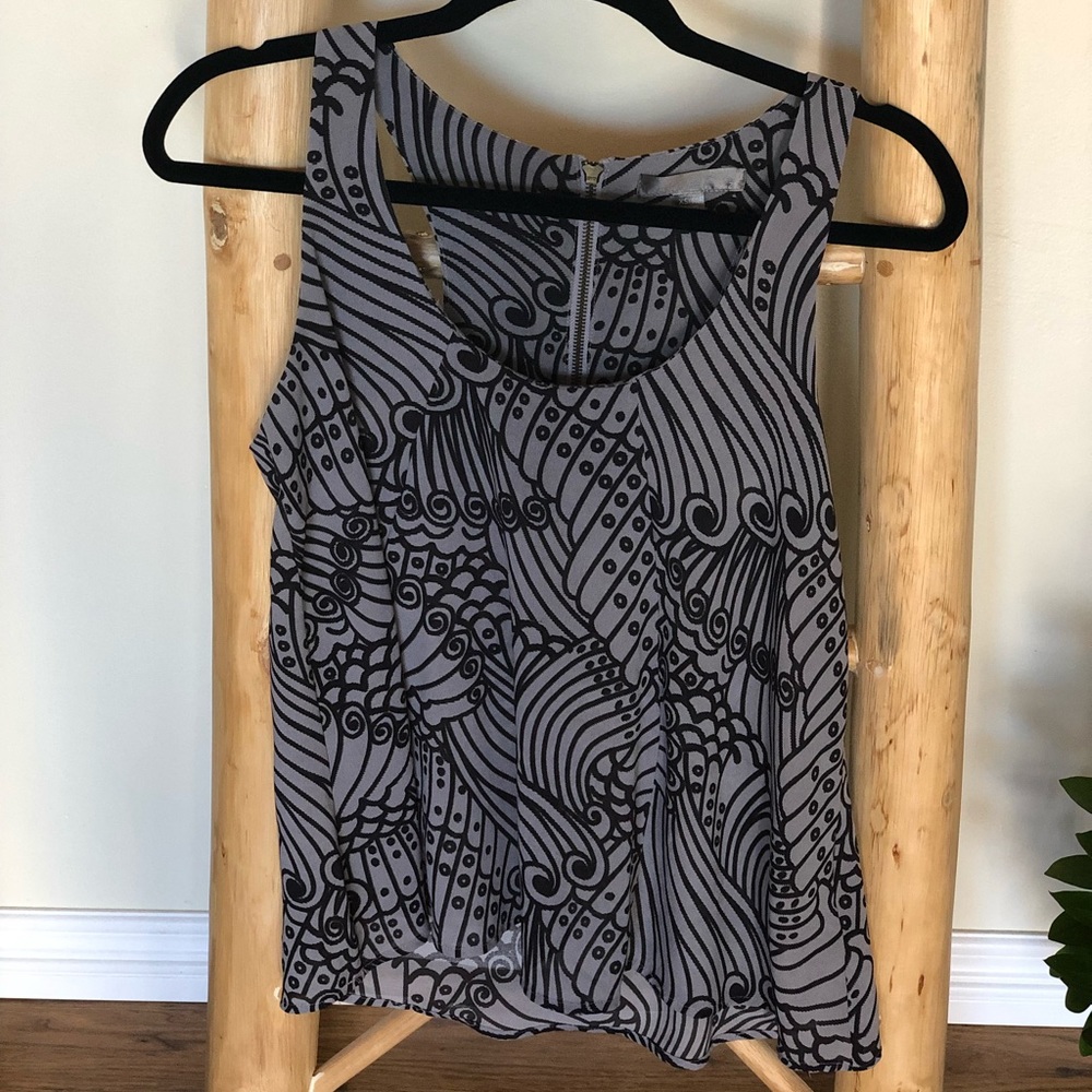 Beautiful blue grey flowy top - xs